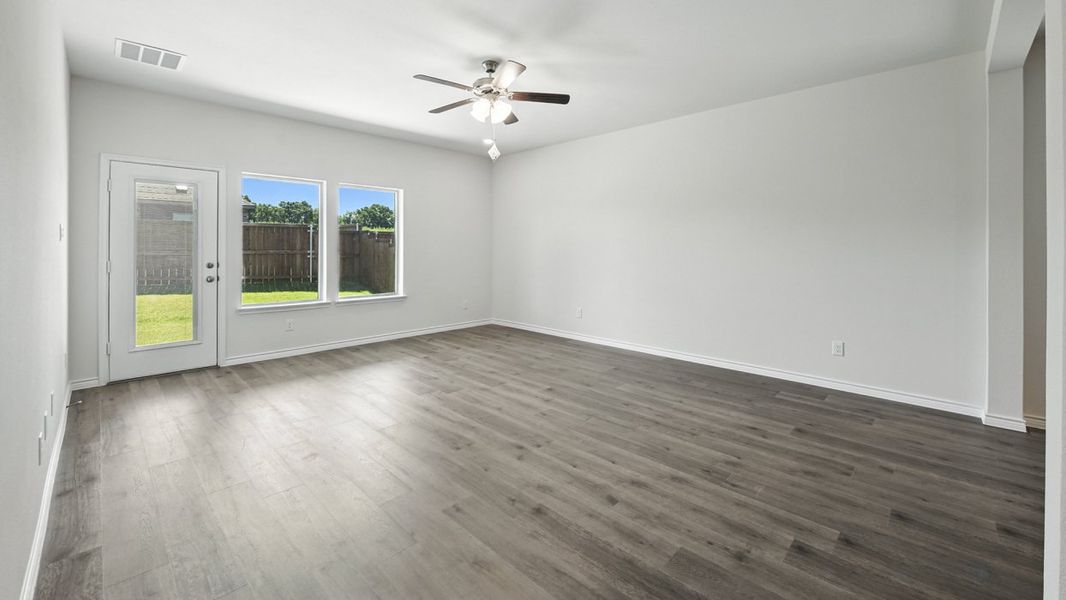 Spacious, unfurnished interior of a new home in The Woods at Lindsey Place, Anna (Image 6). Spacious, unfurnished interior of a new home in The Woods at Lindsey Place, Anna (Image 6).