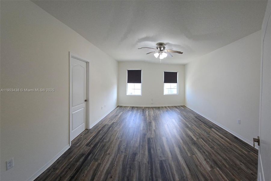 Spacious, unfurnished interior of a new home in , Davenport (Image 46).