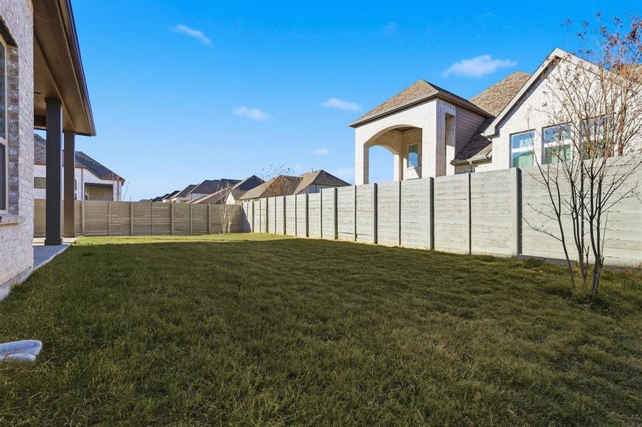 Exterior details and patio area of a home in , Northlake (Image 25).