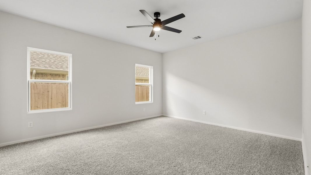 Spacious, unfurnished interior of a new home in Cypress Green, Tomball (Image 18).