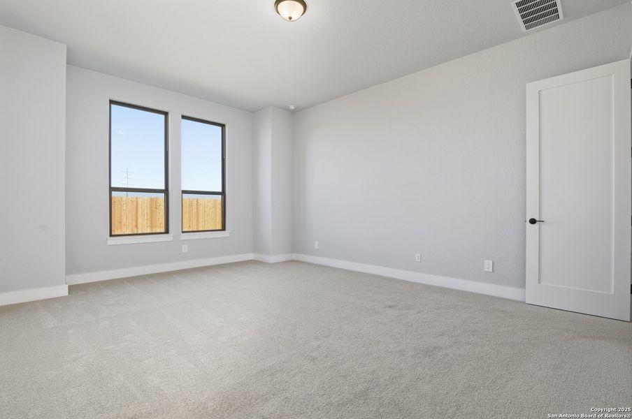 Spacious, unfurnished interior of a new home in Haby Hill 50s, San Antonio (Image 39). Spacious, unfurnished interior of a new home in Haby Hill 50s, San Antonio (Image 39).