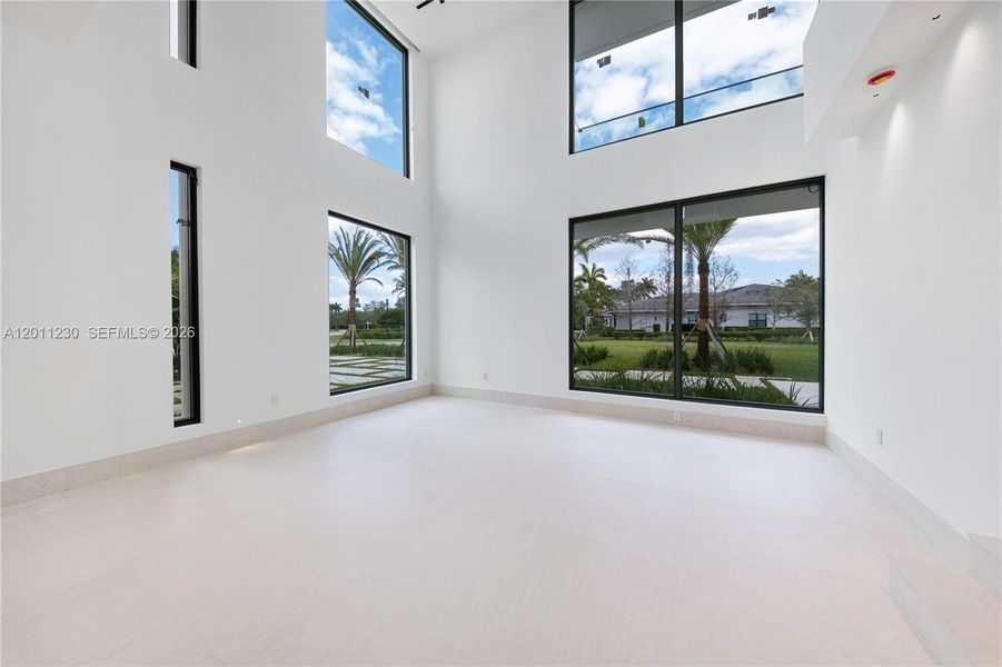 Spacious, unfurnished interior of a new home in , Weston (Image 22).