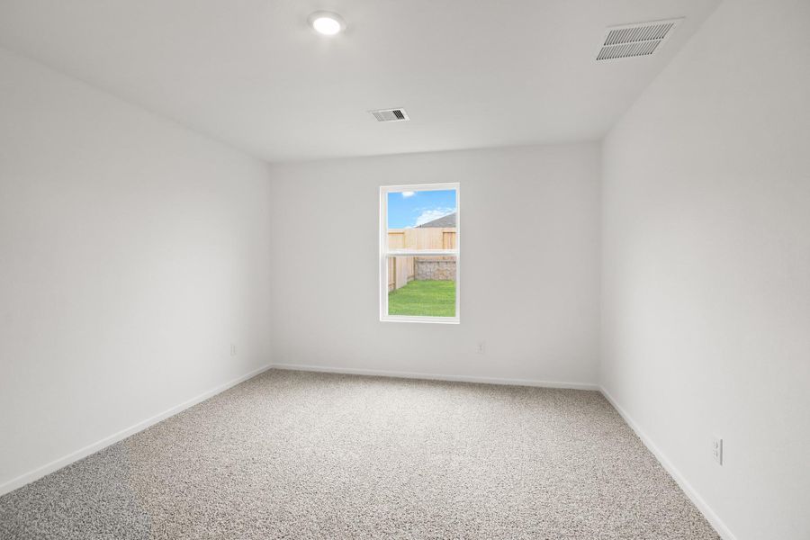 Spacious, unfurnished interior of a new home in Silverthorne, Conroe (Image 7). Spacious, unfurnished interior of a new home in Silverthorne, Conroe (Image 7).
