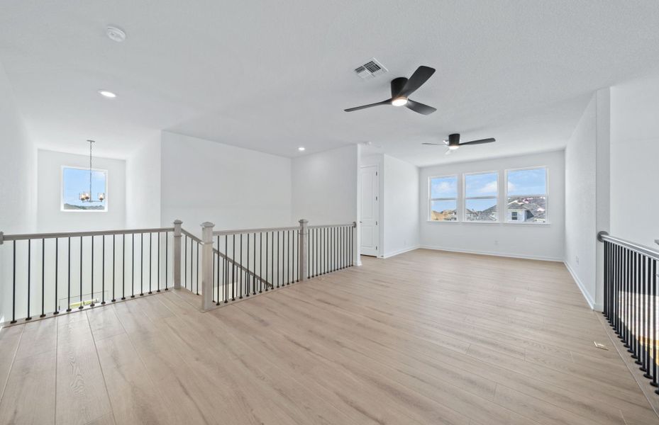 Spacious, unfurnished interior of a new home in 6 Creeks, Kyle (Image 44).