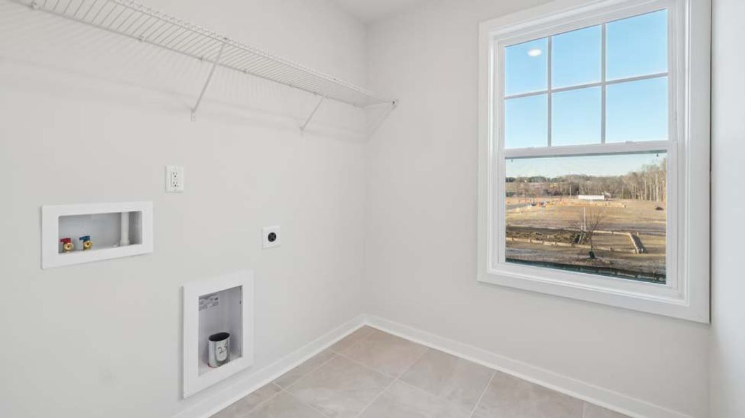 Spacious, unfurnished interior of a new home in Oak Grove Hill, Huntersville (Image 34).