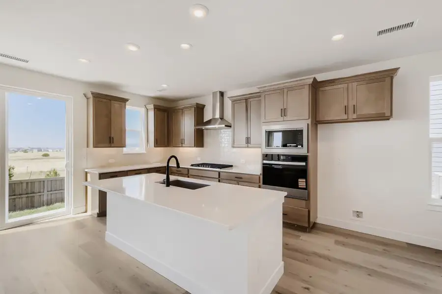 7923 Polson - Kitchen