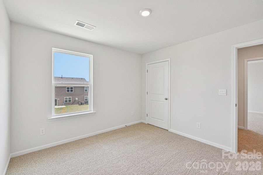 Spacious, unfurnished interior of a new home in Laurelbrook, Sherrills Ford (Image 17).