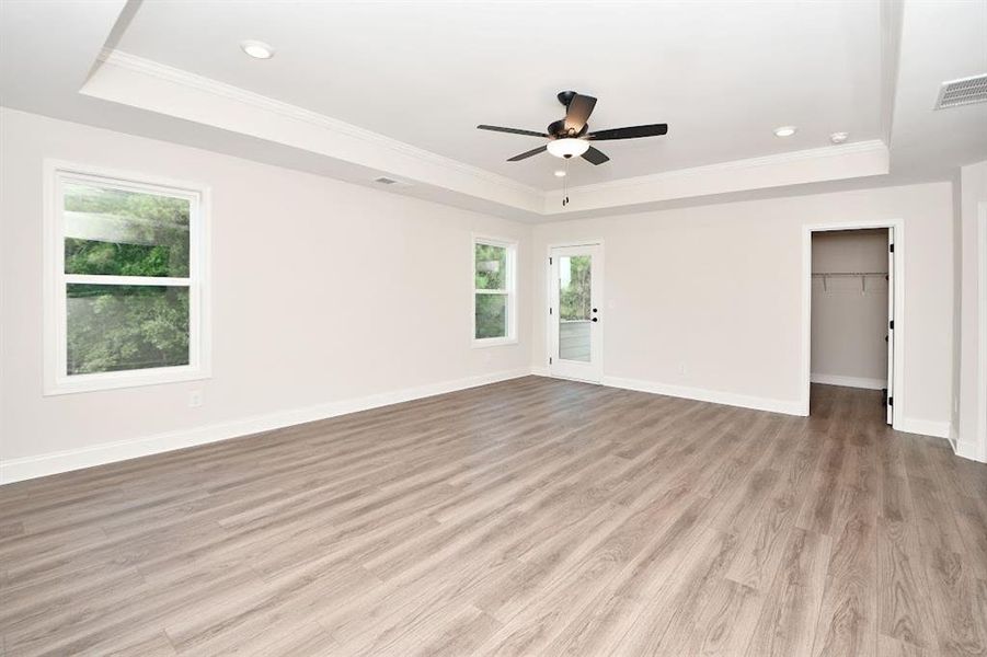 Spacious, unfurnished interior of a new home in , Dallas (Image 54).