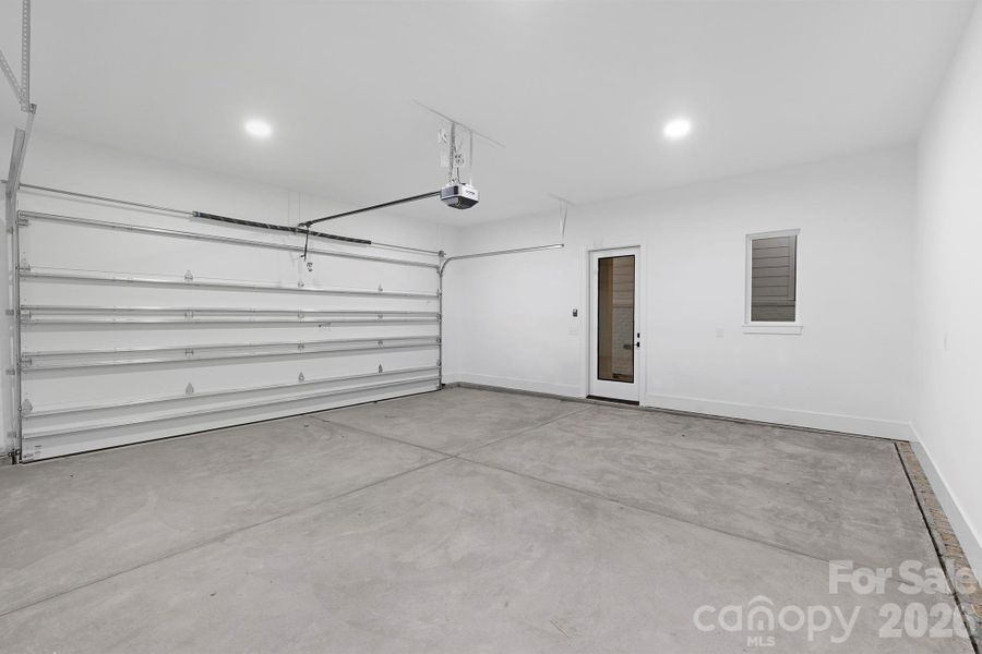 Spacious, unfurnished interior of a new home in , Charlotte (Image 30).