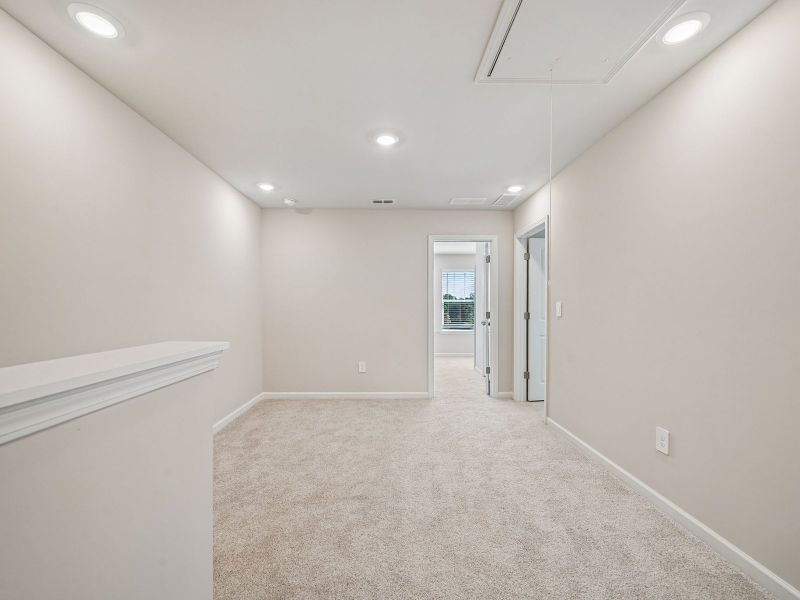 Spacious, unfurnished interior of a new home in Brooks Lake, Loganville (Image 12). Spacious, unfurnished interior of a new home in Brooks Lake, Loganville (Image 12).