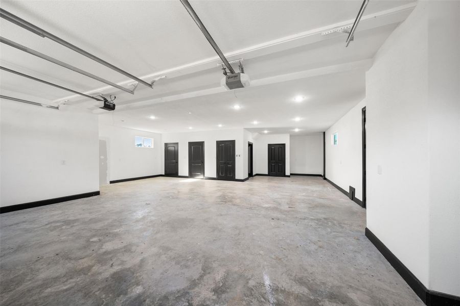 Spacious, unfurnished interior of a new home in , Trinity (Image 17).