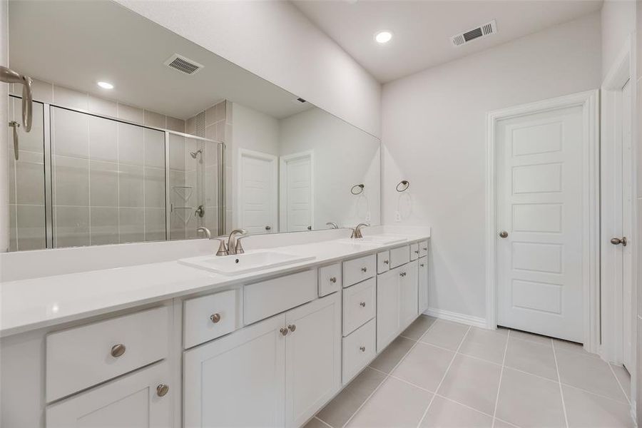 Furnished interior view inside a new home in Wade Settlement Townhomes, Frisco (Image 9).