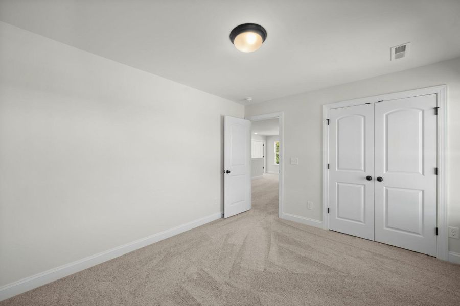 Spacious, unfurnished interior of a new home in Pisgah Park, Kernersville (Image 34).