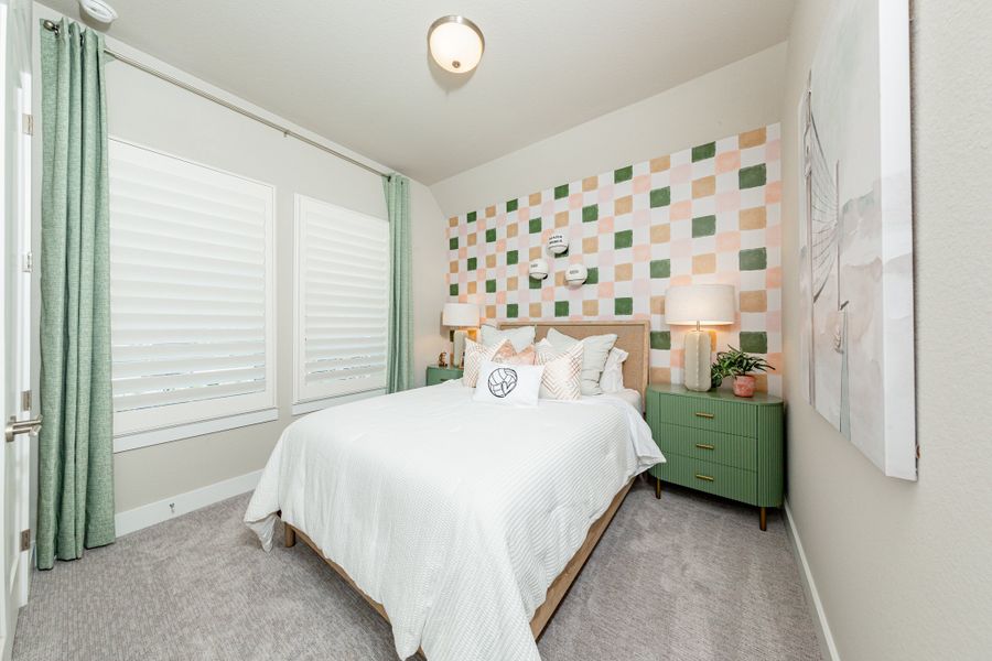 Representative furnished interior of a home built from the Mckinney by Beazer Homes in Ellwood, Rosharon (Image 13).