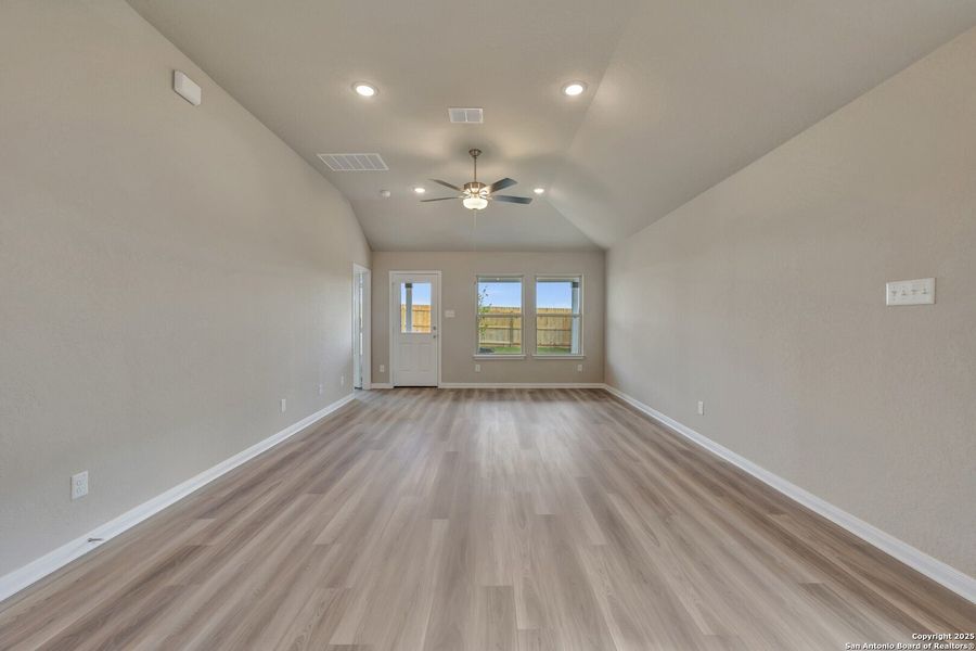Spacious, unfurnished interior of a new home in Park Place, New Braunfels (Image 17). Spacious, unfurnished interior of a new home in Park Place, New Braunfels (Image 17).