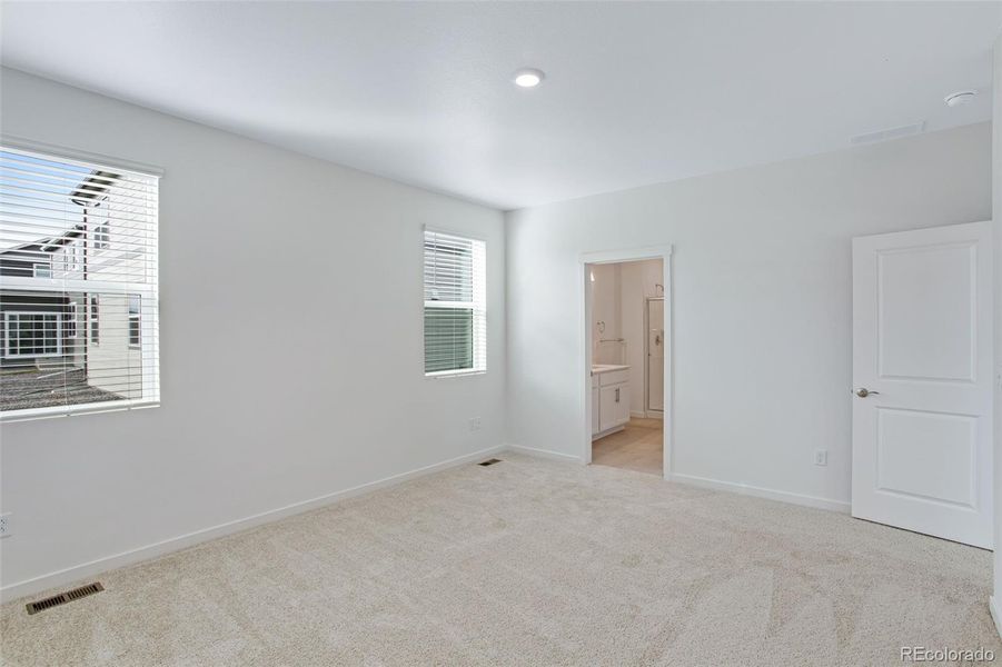 Spacious, unfurnished interior of a new home in Ridge at Johnstown, Johnstown (Image 16).