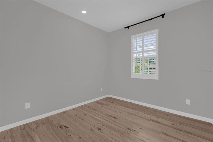 Spacious, unfurnished interior of a new home in Seasons at Lakeside Forest, Tavares (Image 38).