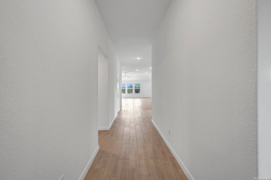 Spacious, unfurnished interior of a new home in Chaparral Ranch, Floresville (Image 19).