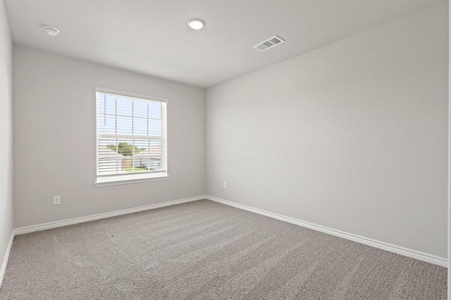 Spacious, unfurnished interior of a new home in Deer Creek, Fort Worth (Image 13). Spacious, unfurnished interior of a new home in Deer Creek, Fort Worth (Image 13).