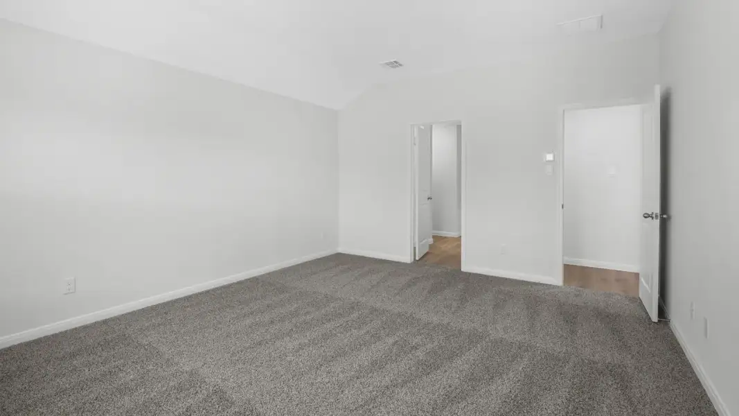Spacious, unfurnished interior of a new home in Saddlebrook, Waxahachie (Image 27).