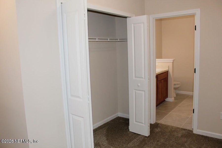 Spacious, unfurnished interior of a new home in , Middleburg (Image 16).