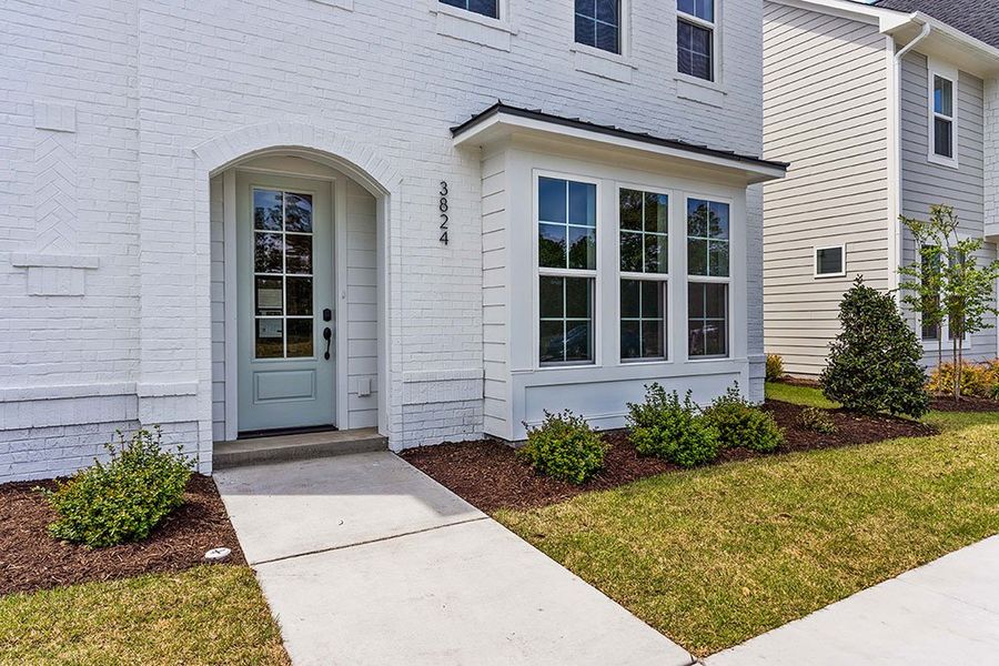 Representative exterior details of a home built from the The Wisteria by RobuckHomes in East & Mason, Wilmington (Image 4).