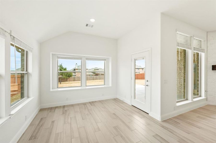Spacious, unfurnished interior of a new home in Mockingbird Heights Classic 80, Midlothian (Image 25).
