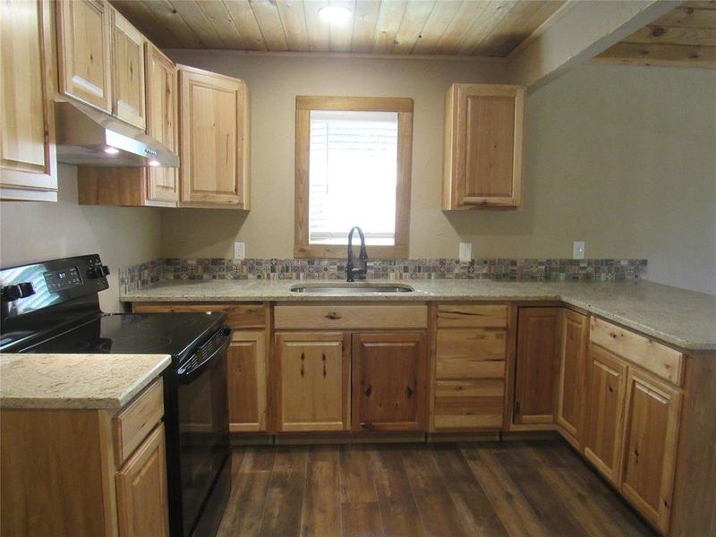 Furnished interior view inside a new home in , Gainesville (Image 7).
