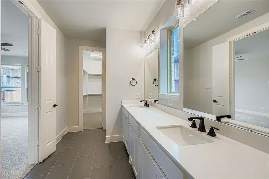 Furnished interior view inside a new home in Hillstead, Lavon (Image 10).