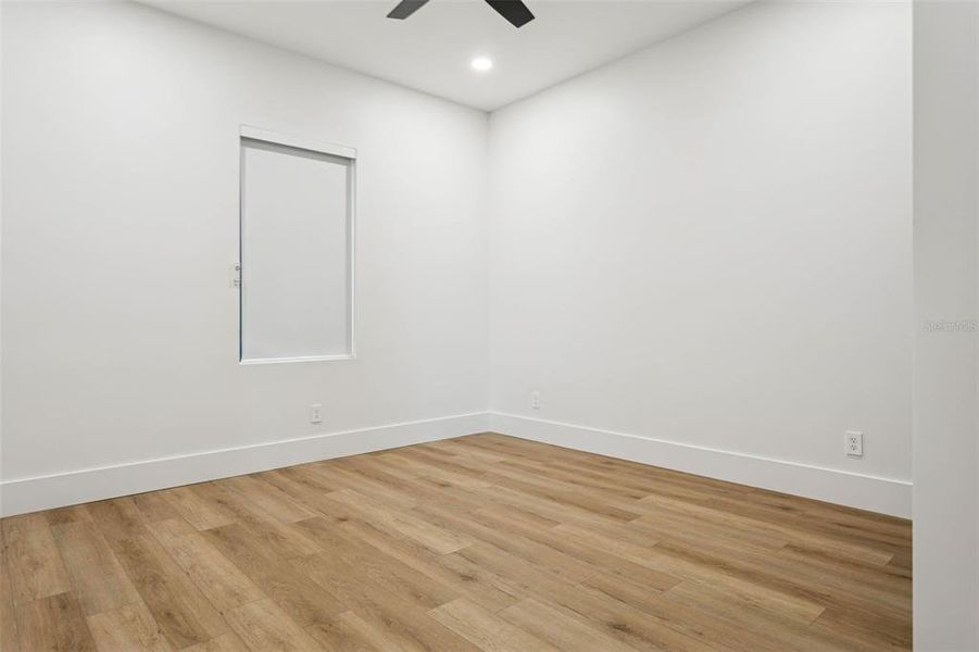 Spacious, unfurnished interior of a new home in , Tampa (Image 82).
