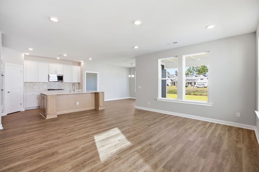 Spacious, unfurnished interior of a new home in Terrapin, Leland (Image 11).