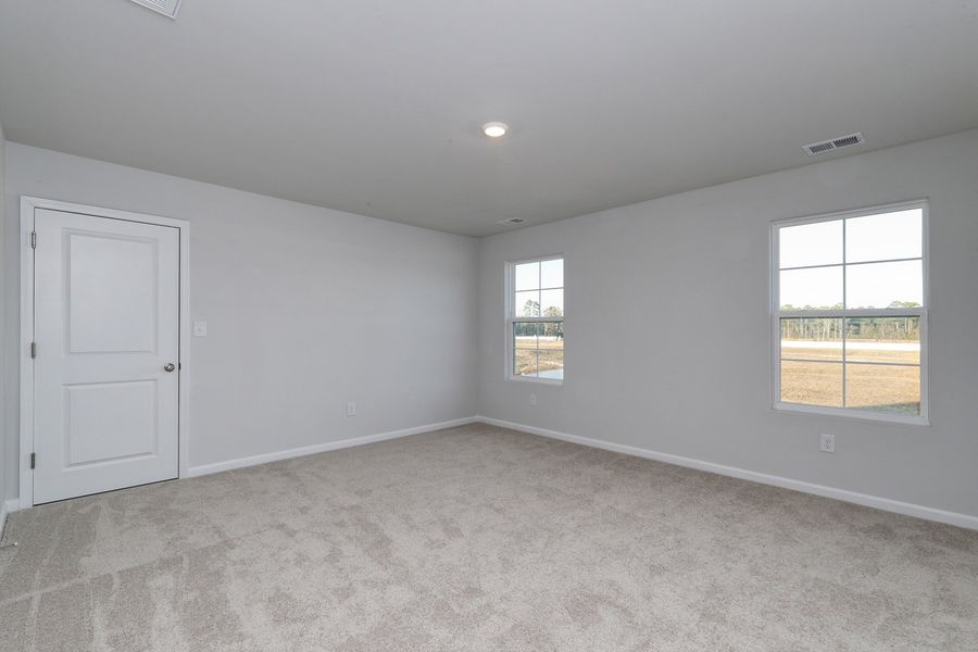 Spacious, unfurnished interior of a new home in Hainer Place, Conway (Image 37).