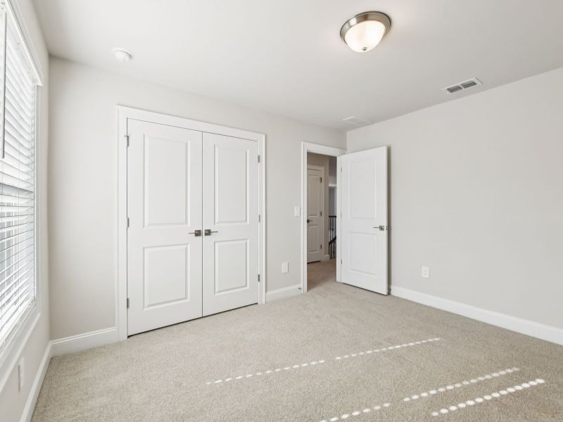 Spacious, unfurnished interior of a new home in River Pointe, Monroe (Image 18).