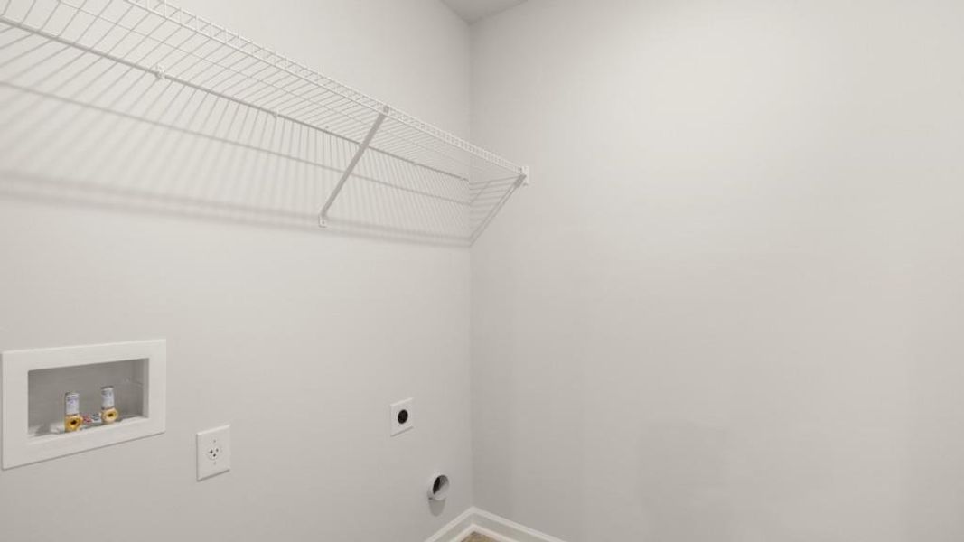 Spacious, unfurnished interior of a new home in Thompson Ridge, Dallas (Image 12).