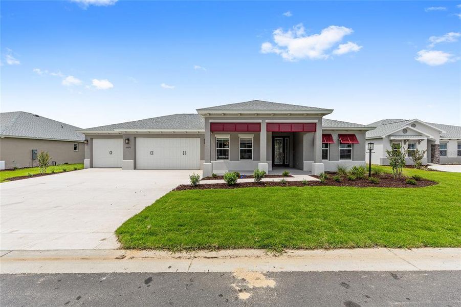 Exterior details and patio area of a home in , Ocala (Image 19).