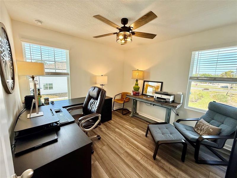 Furnished interior view inside a new home in , Gibsonton (Image 6).