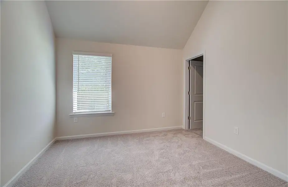 Spacious, unfurnished interior of a new home in , Lawrenceville (Image 10).