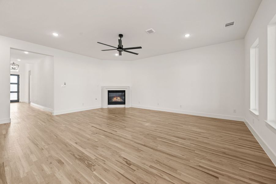 Spacious, unfurnished interior of a new home in Parks of Aledo, Aledo (Image 31).