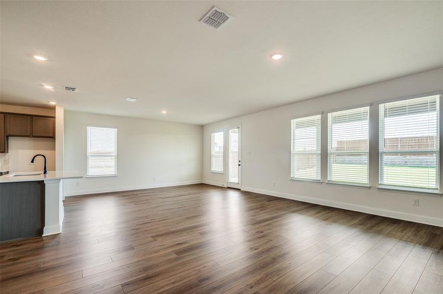 Spacious, unfurnished interior of a new home in Sierra Vista at Kelly Ranch, Aledo (Image 20).
