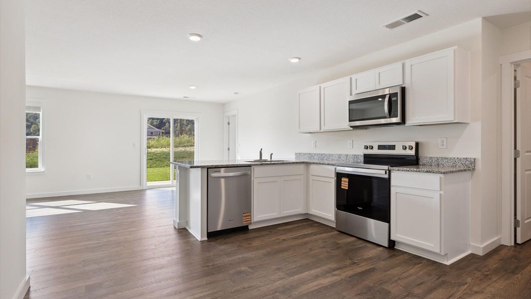 Furnished interior view inside a new home in Emory Creek, Harriman (Image 4).