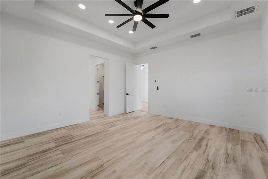 Spacious, unfurnished interior of a new home in , Port Charlotte (Image 40).