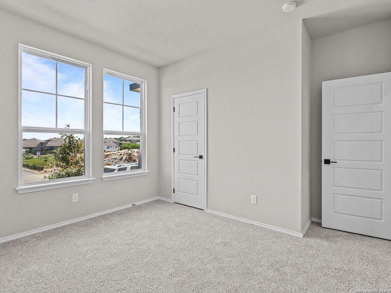 Spacious, unfurnished interior of a new home in Comanche Ridge, San Antonio (Image 22).