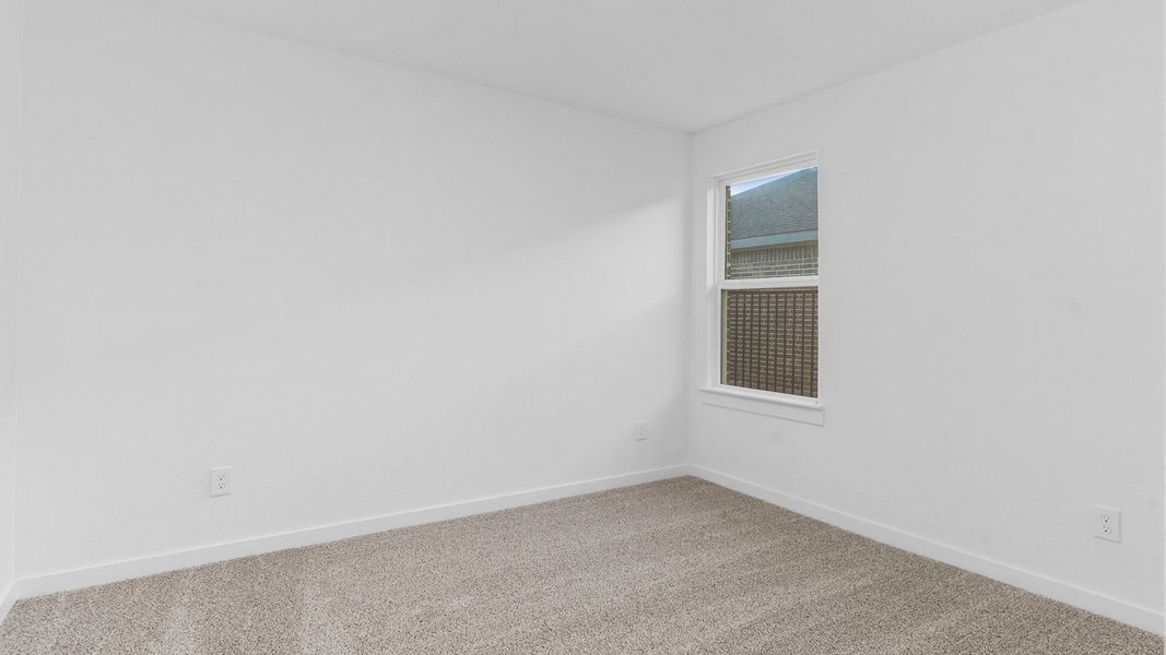 Representative unfurnished interior of a home built from the Huntsville by D.R. Horton in Marlow Lake, Texas City (Image 26).