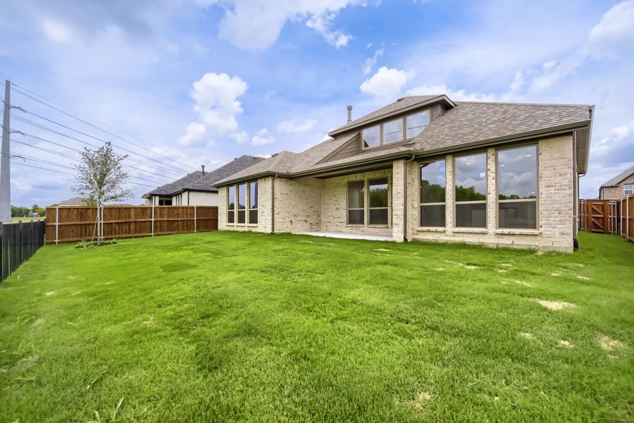 11465 Wulstone - Rear Exterior