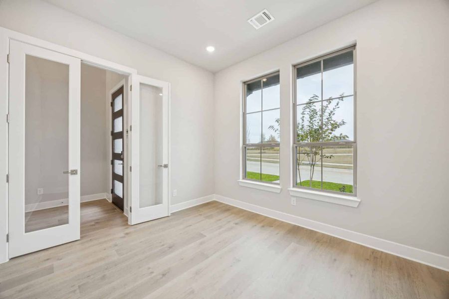 Spacious, unfurnished interior of a new home in The Grove Frisco, Frisco (Image 16). Spacious, unfurnished interior of a new home in The Grove Frisco, Frisco (Image 16).