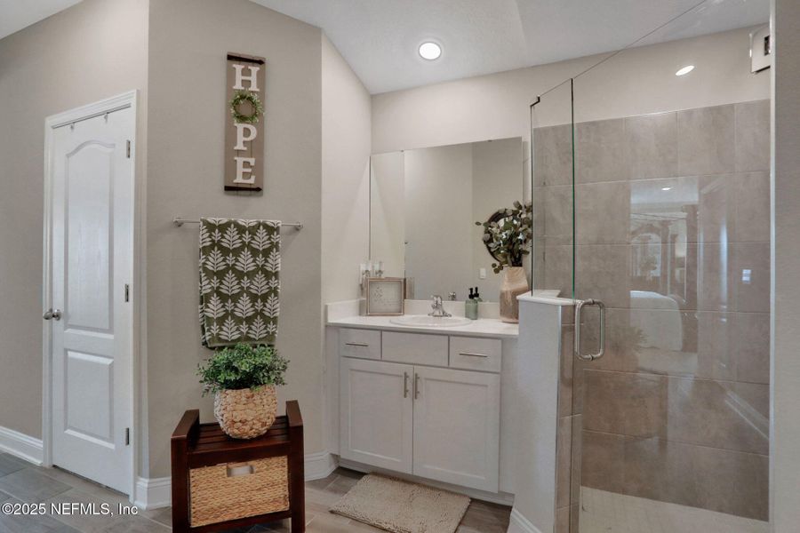 Furnished interior view inside a new home in Cross Creek, Green Cove Springs (Image 39).