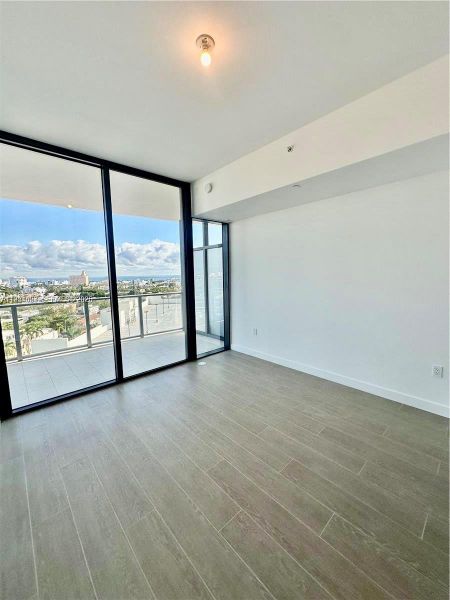 Spacious, unfurnished interior of a new home in Five Park, Miami Beach (Image 7). Spacious, unfurnished interior of a new home in Five Park, Miami Beach (Image 7).