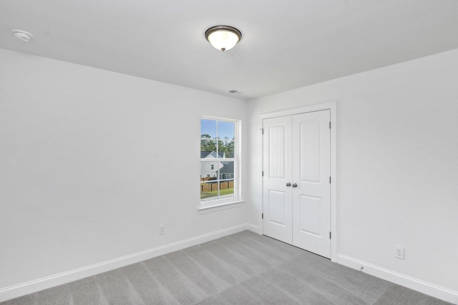 Spacious, unfurnished interior of a new home in Ashton Lakes, Lexington (Image 30).
