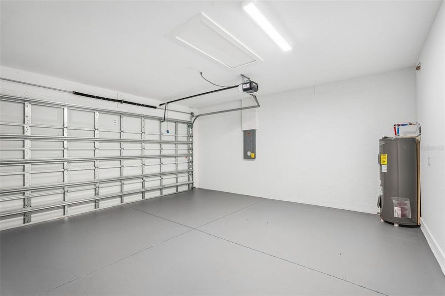 Spacious, unfurnished interior of a new home in , Port Charlotte (Image 37).