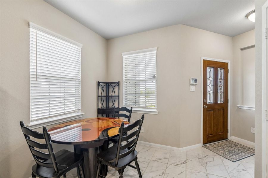 Furnished interior view inside a new home in Stonebrooke, Conroe (Image 5).